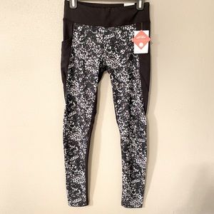 Women’s Marika 27” Leggings Size Medium